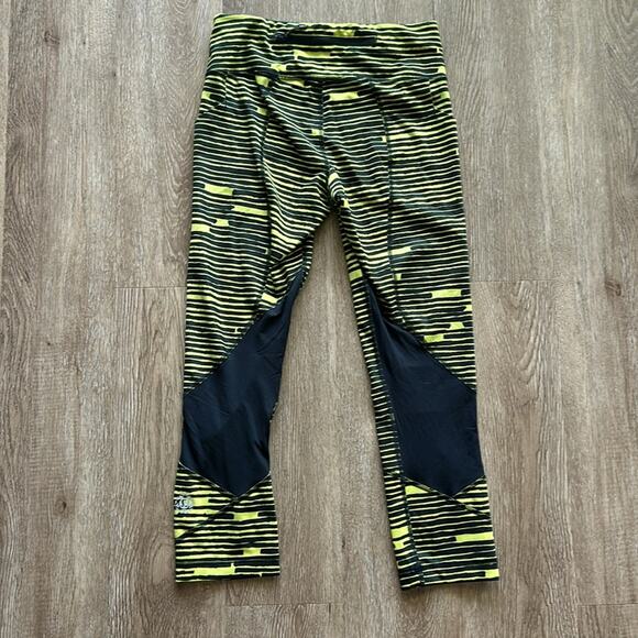 Lululemon Seawheeze Pace Rival Crop Leggings Size 4 Black 21" Inseam - Picture 7 of 8